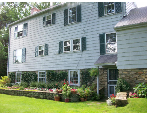 8 Ardmore Road Worcester, MA 01609 - Photo 2 of 16 Gallery Image 2