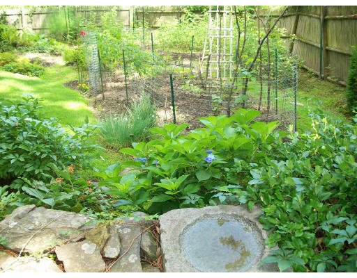 8 Ardmore Road Worcester, MA 01609 - Photo 6 of 16 Gallery Image 6
