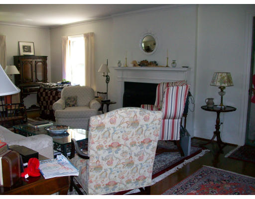 8 Ardmore Road Worcester, MA 01609 - Photo 8 of 16 Gallery Image 8