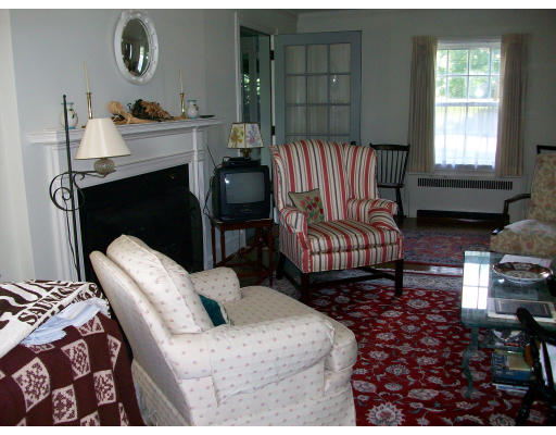 8 Ardmore Road Worcester, MA 01609 - Photo 10 of 16 Gallery Image 10