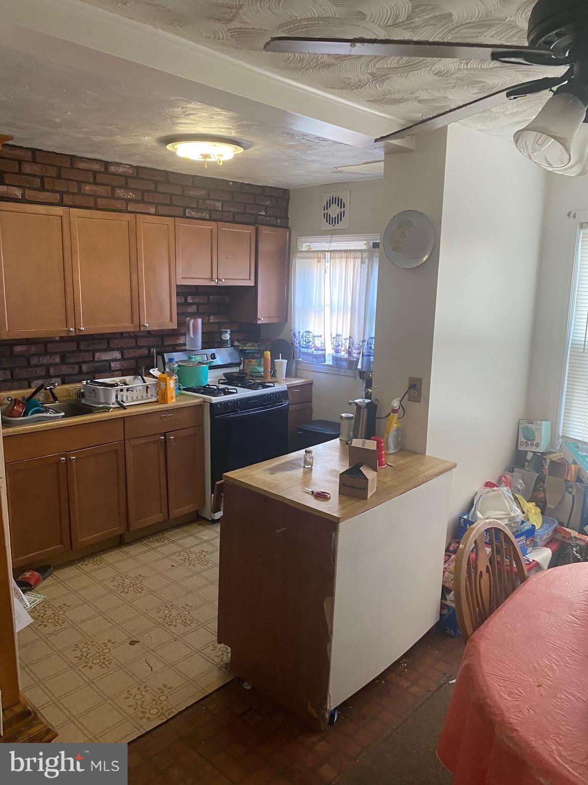 2144 Firethorn Road Baltimore, MD 21220 - Photo 3 of 8 Kitchen