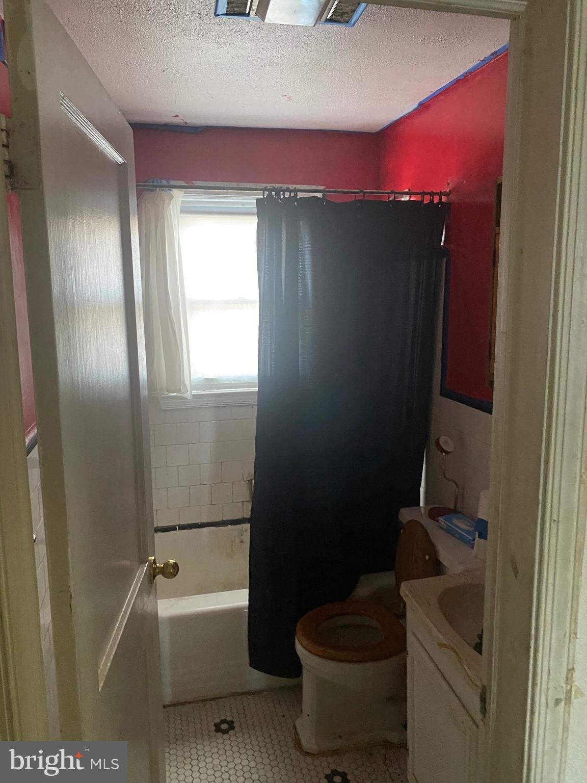 2144 Firethorn Road Baltimore, MD 21220 - Photo 5 of 8 Bath