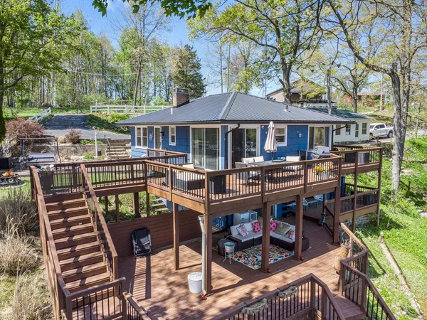$550,000 | 13872 Fineview Bluff Drive, Battle Creek, MI 49017
