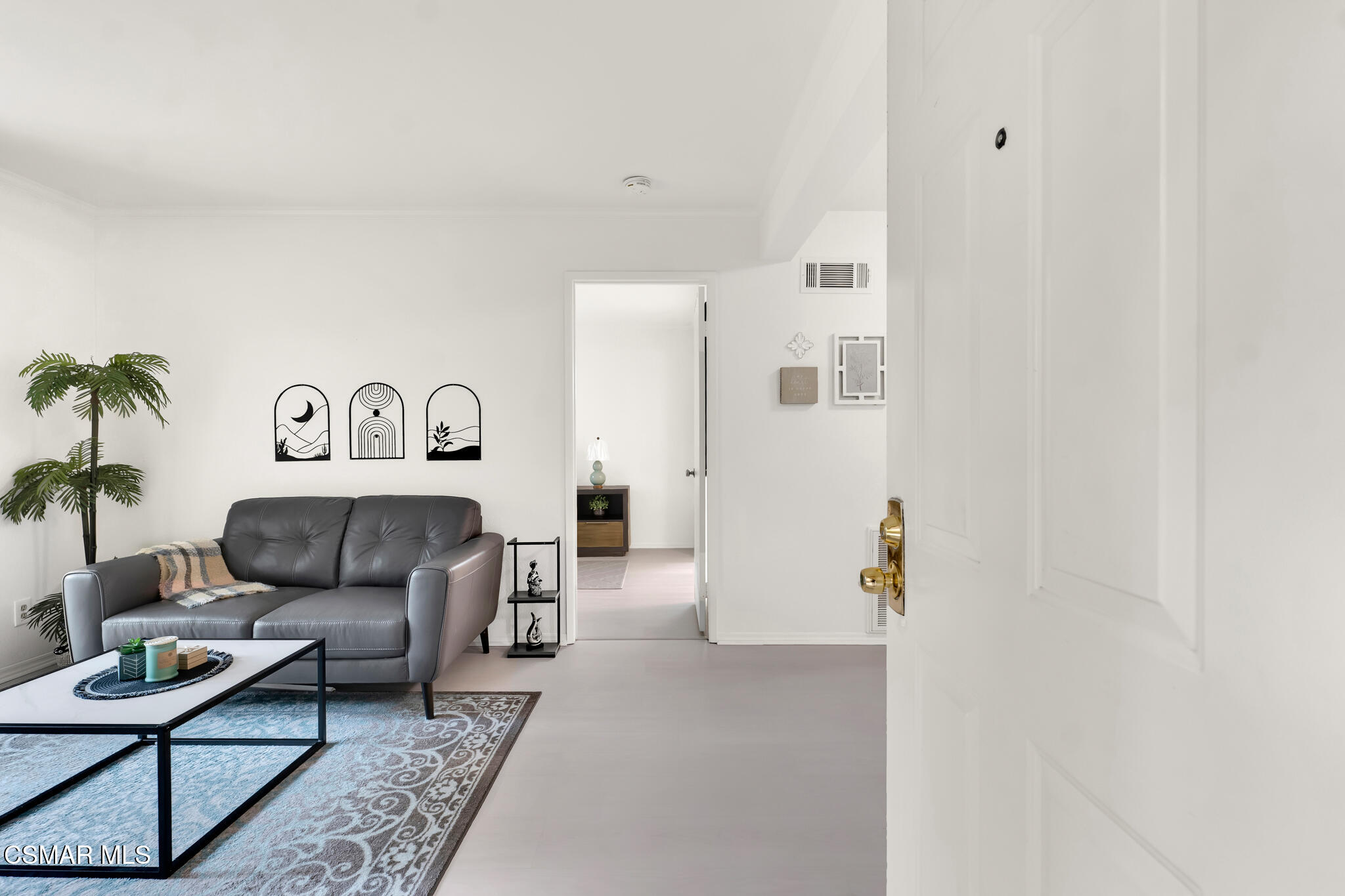 4561 Alamo Street, Unit C Simi Valley, CA 93063 - Photo 14 of 30 Living Room