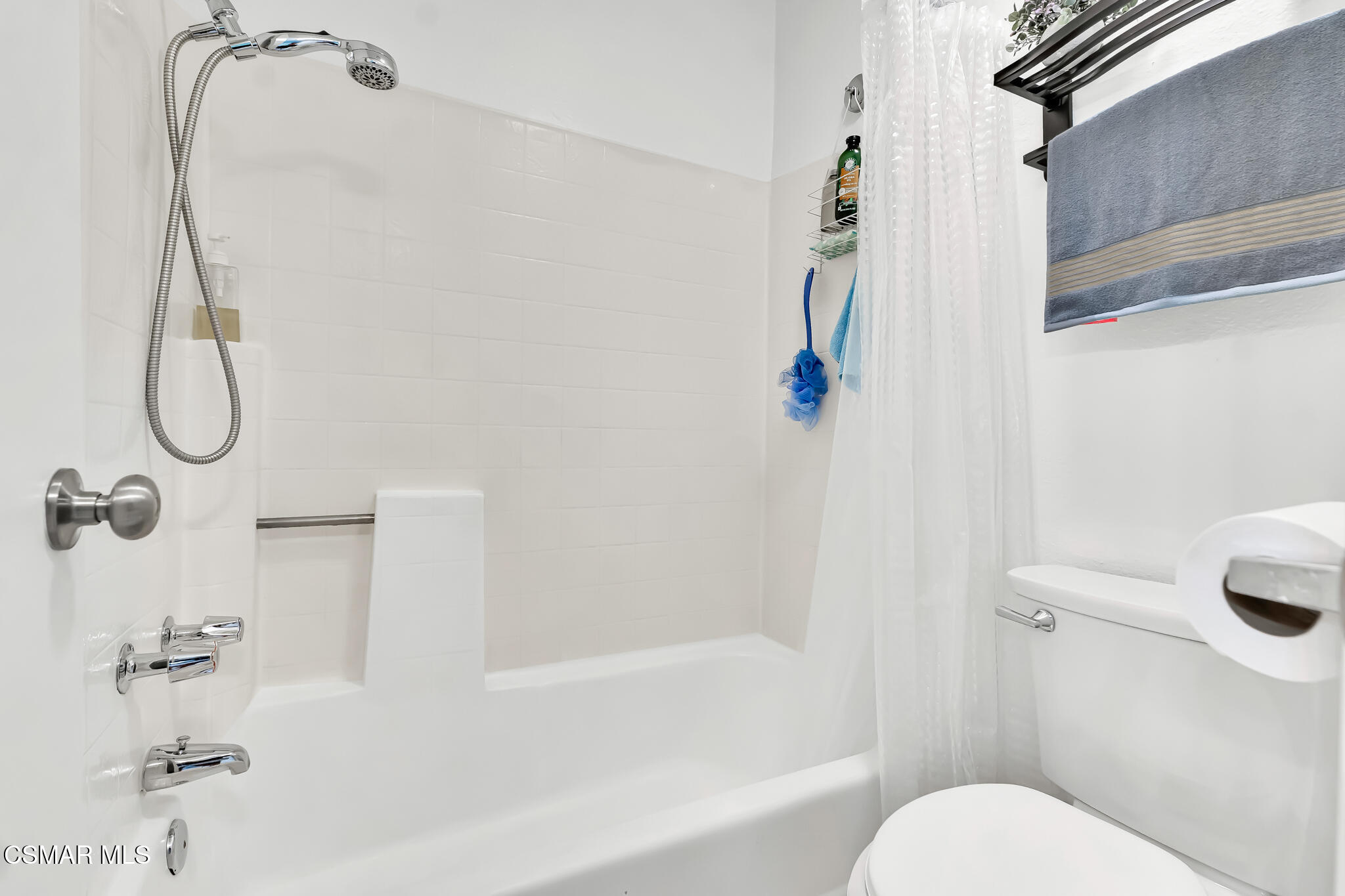 4561 Alamo Street, Unit C Simi Valley, CA 93063 - Photo 20 of 30 Bathroom