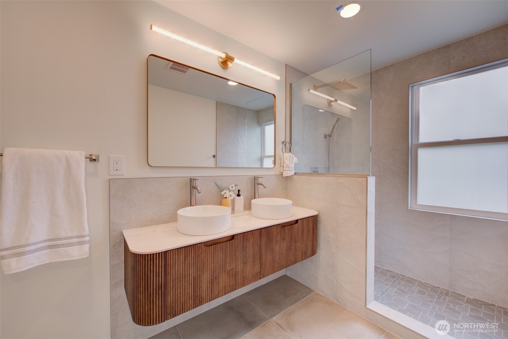 4303 Northeast 24th Street Renton, WA 98059 - Photo 12 of 30