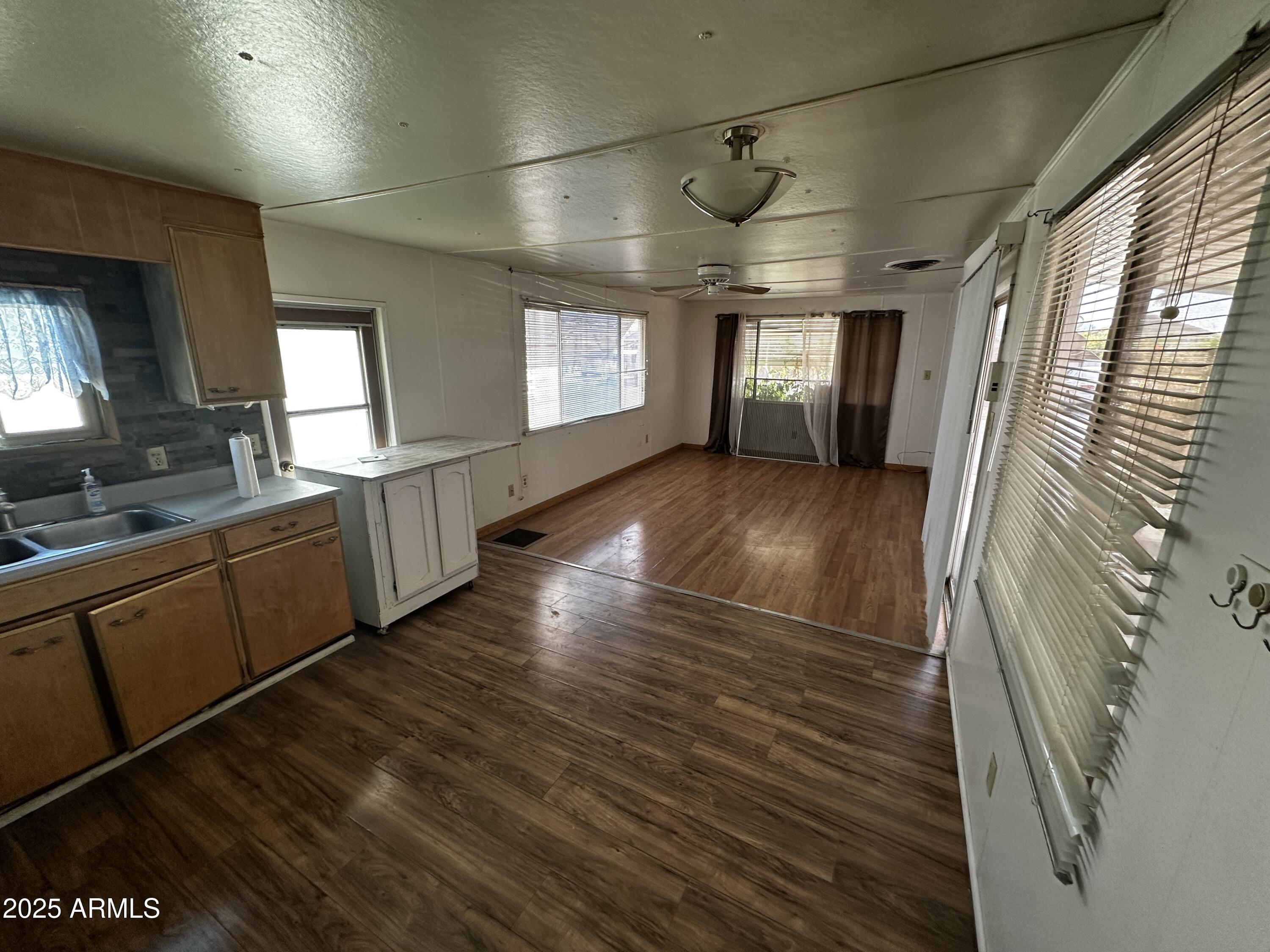 2524 East Contention Mine Road, Unit 46 Phoenix, AZ 85032 - Photo 12 of 20 Living room