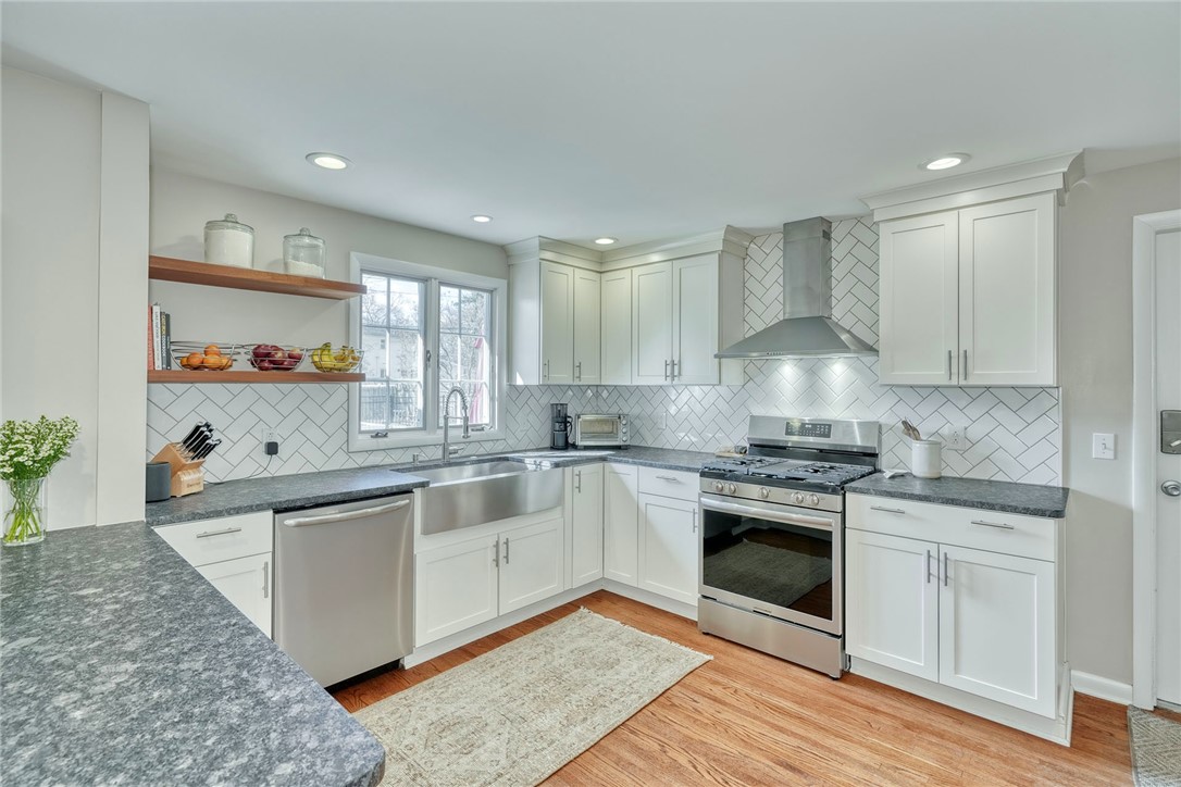 41 Old N Hill Irondequoit, NY 14617 - Photo 15 of 50