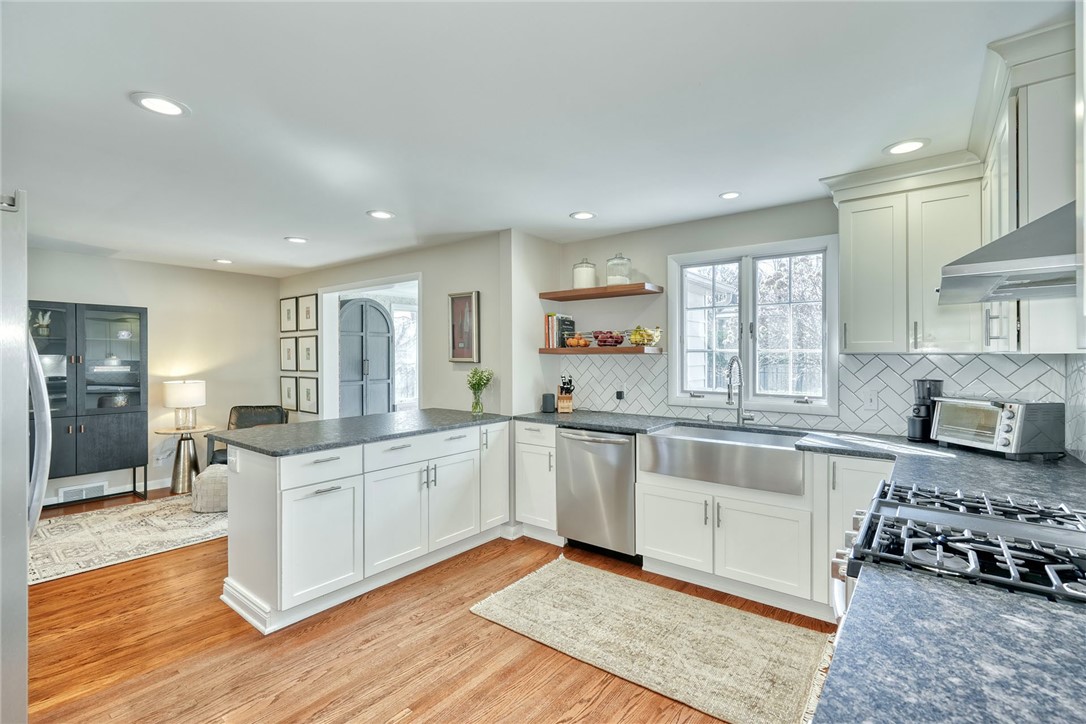 41 Old N Hill Irondequoit, NY 14617 - Photo 16 of 50