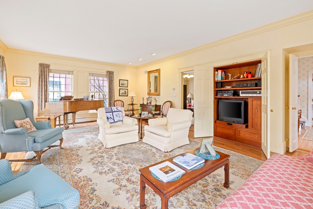 3 Doaks Lane Marblehead, MA 01945 - Photo 5 of 33