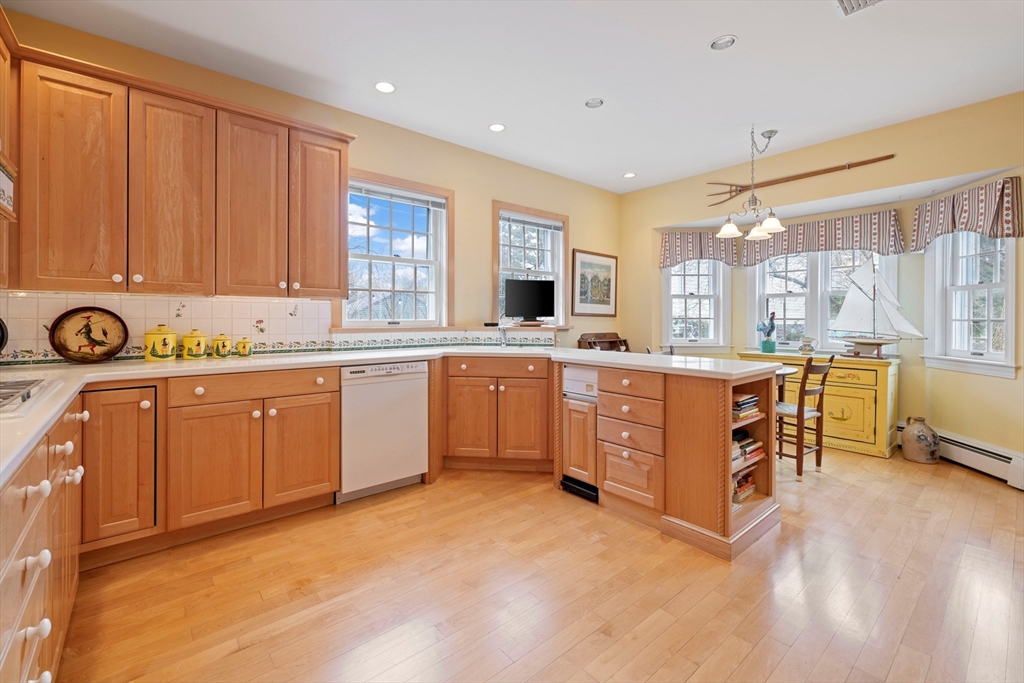 3 Doaks Lane Marblehead, MA 01945 - Photo 8 of 33