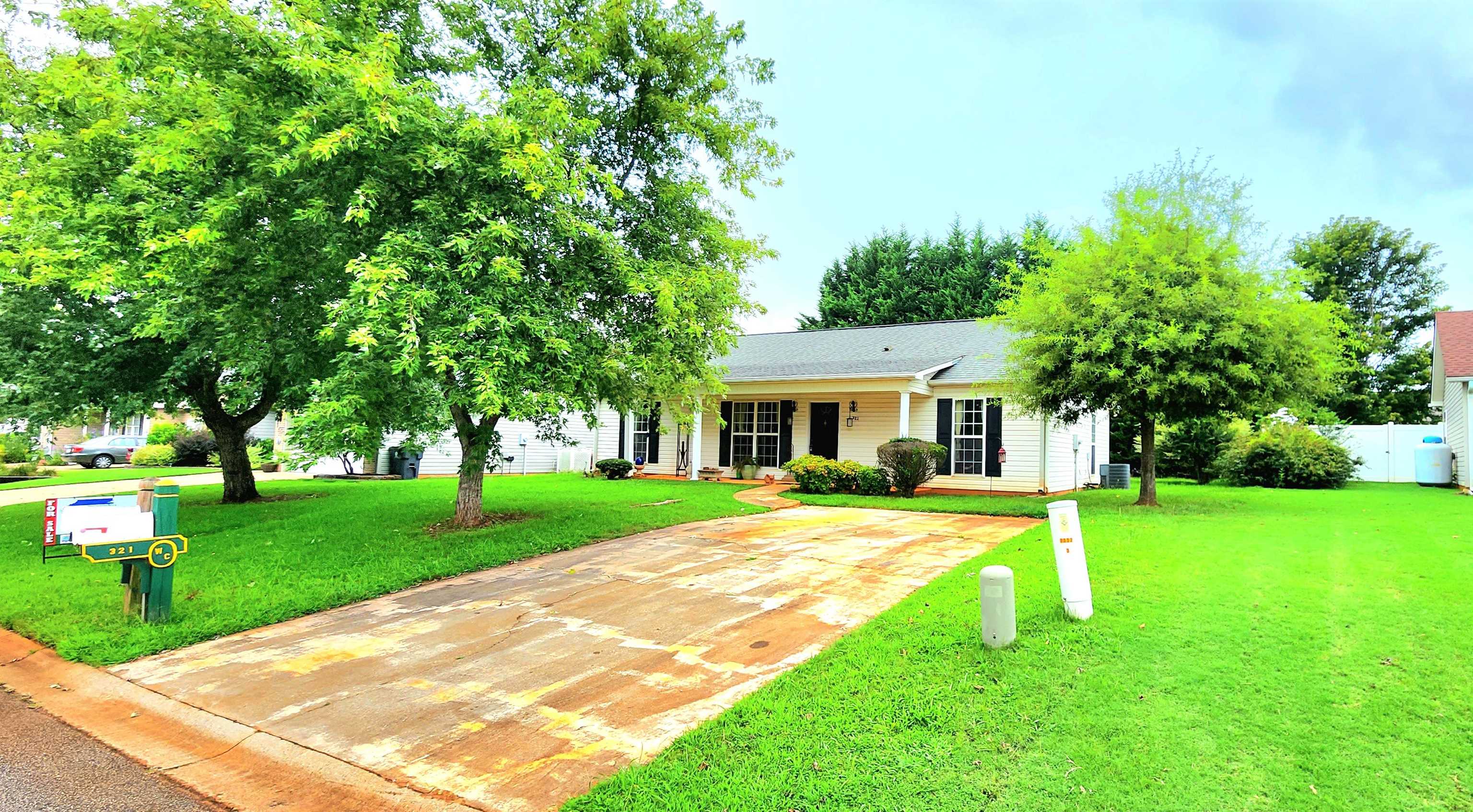 321 Split Oak Lane Inman, SC 29349 - Photo 2 of 35