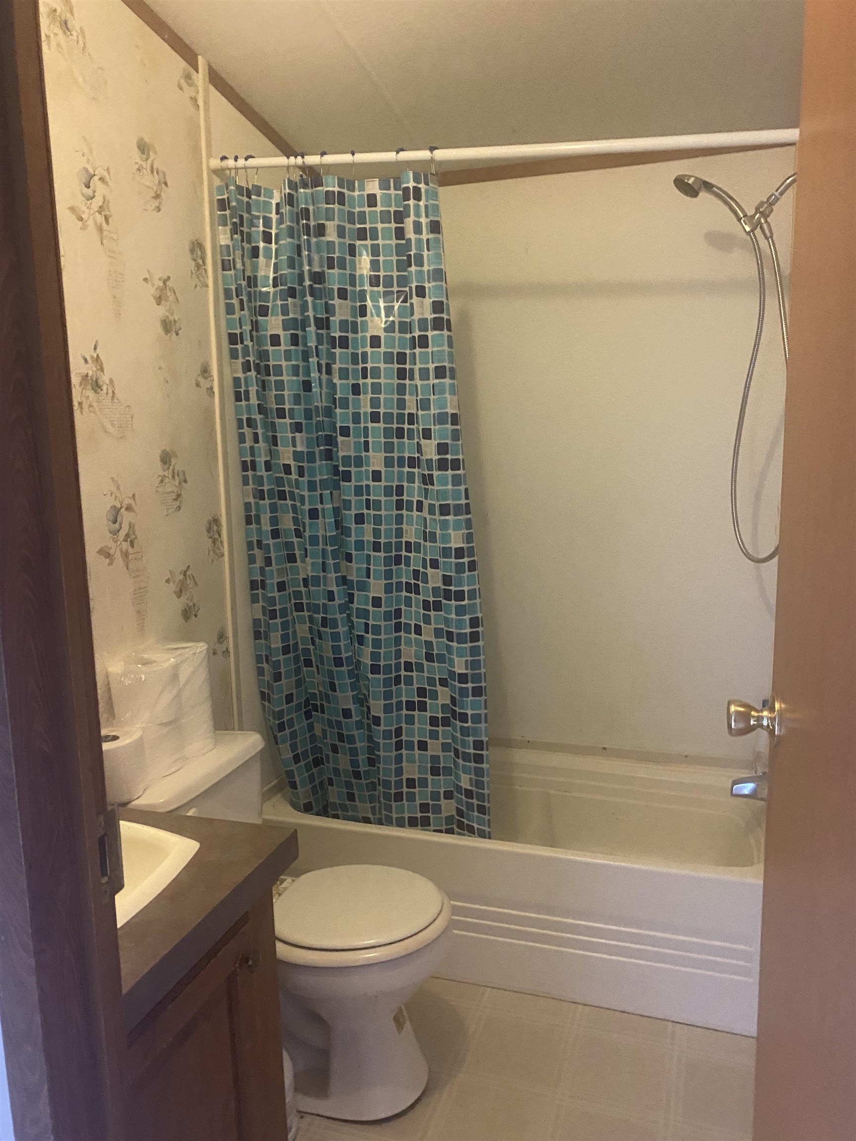 33 Allen Street, Unit 11 Rutland, VT 05701 - Photo 8 of 18