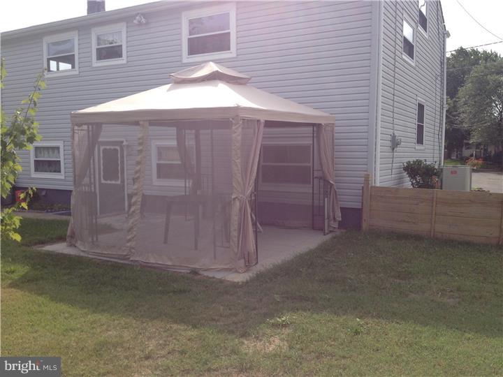 636 Burt Road Runnemede, NJ 08078 - Photo 16 of 18 a backyard of a house