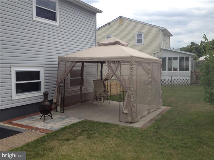 636 Burt Road Runnemede, NJ 08078 - Photo 17 of 18 a backyard of a house