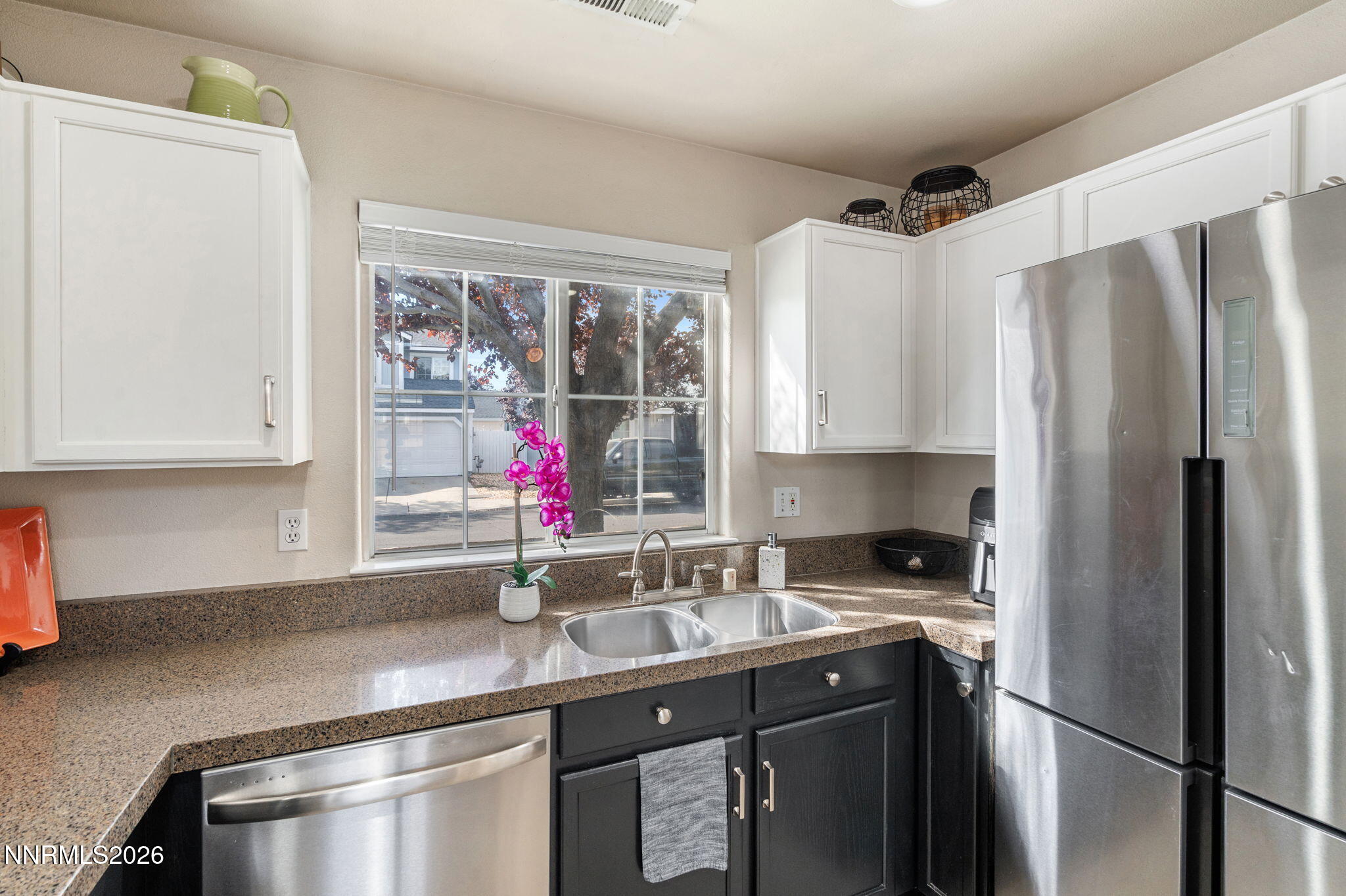 3142 Winter Rose Circle Reno, NV 89502 - Photo 4 of 24 13-web-or-mls-DSC02311