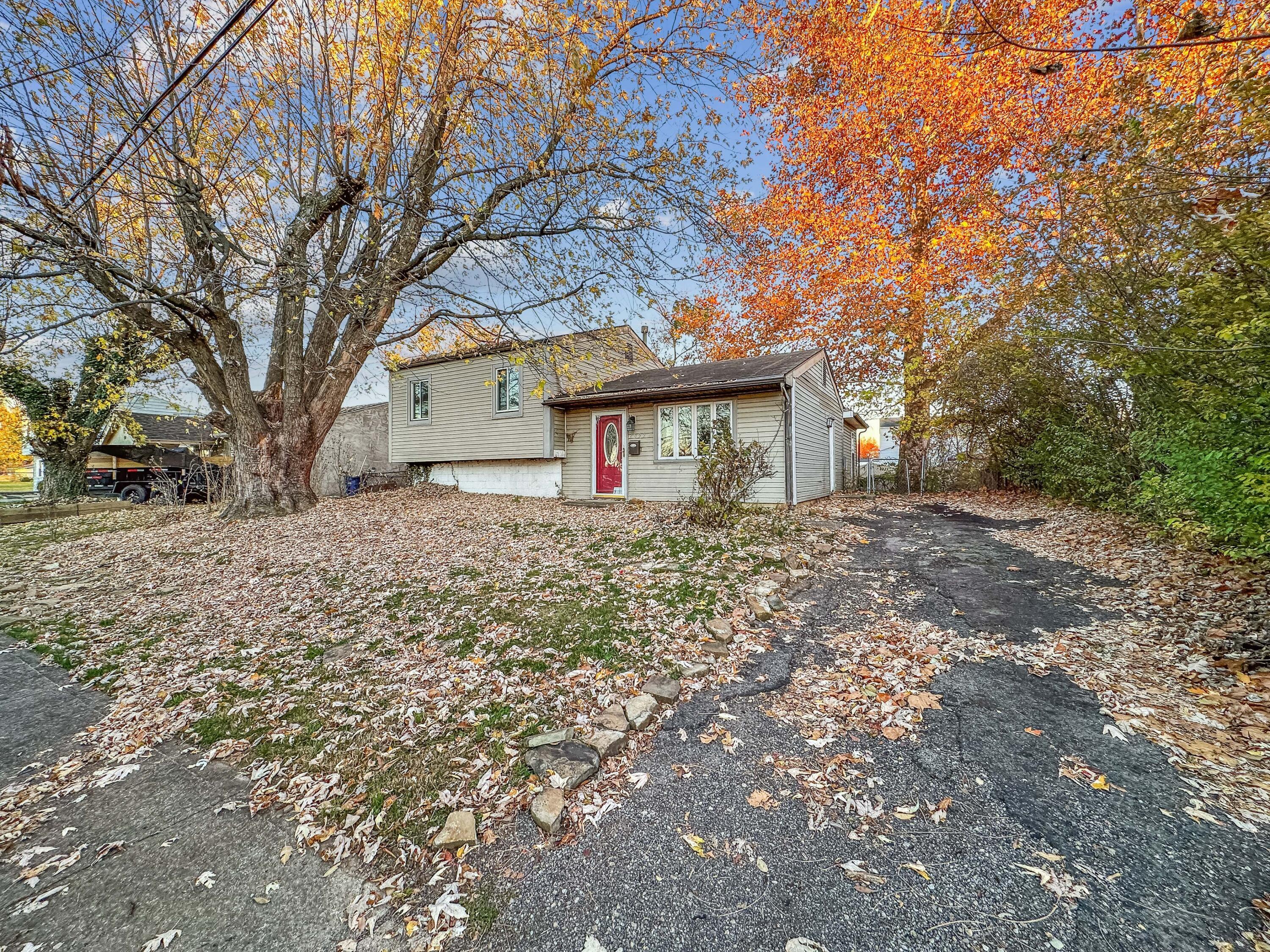 2892 Whitlow Road Columbus, OH 43232 - Photo 2 of 34 IMG_1892