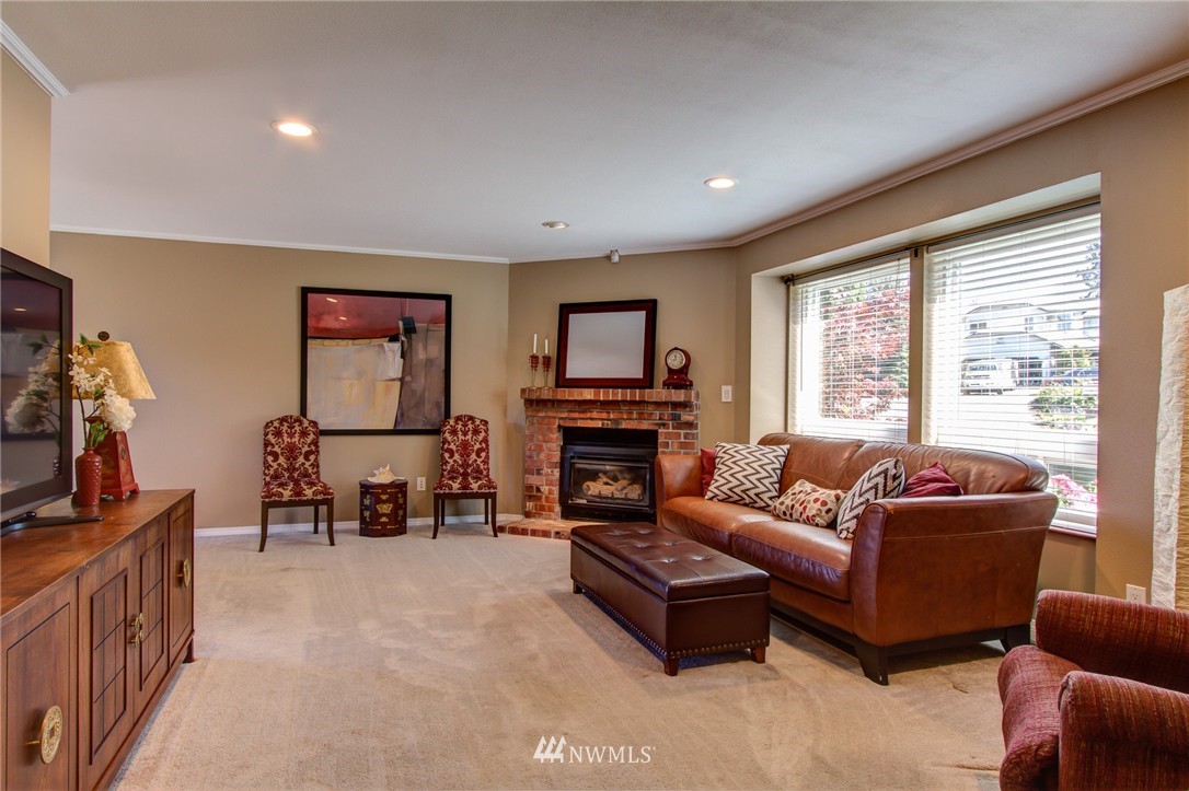 17819 85th Place Northeast Bothell, WA 98011 - Photo 2 of 14