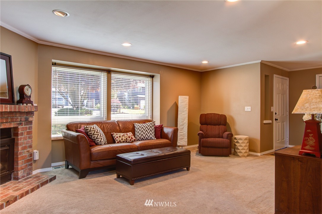 17819 85th Place Northeast Bothell, WA 98011 - Photo 6 of 14