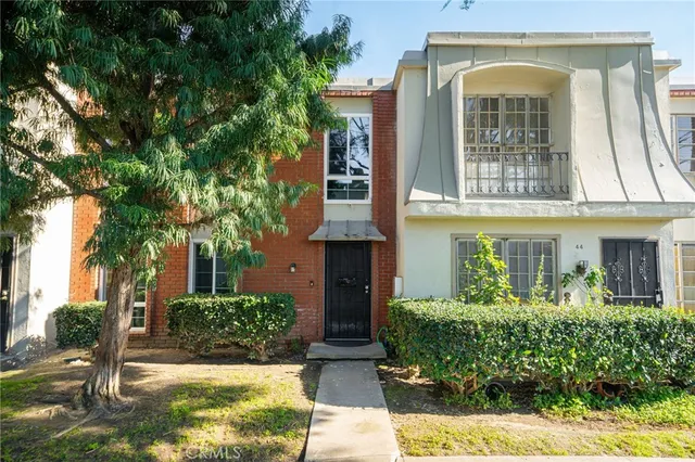 $570,000 | 1800 West Gramercy Avenue, Unit 43, Anaheim, CA 92801