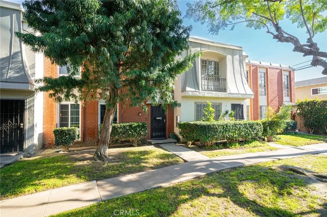 $570,000 | 1800 West Gramercy Avenue, Unit 43, Anaheim, CA 92801