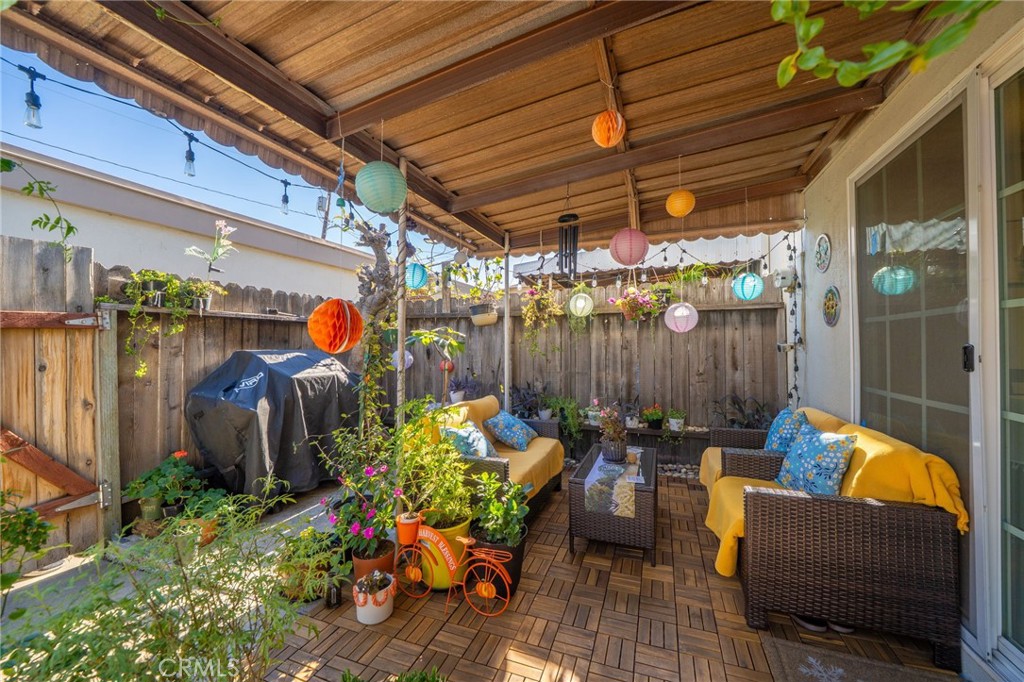 1800 West Gramercy Avenue, Unit 43 Anaheim, CA 92801 - Photo 24 of 34 a outdoor living space with furniture