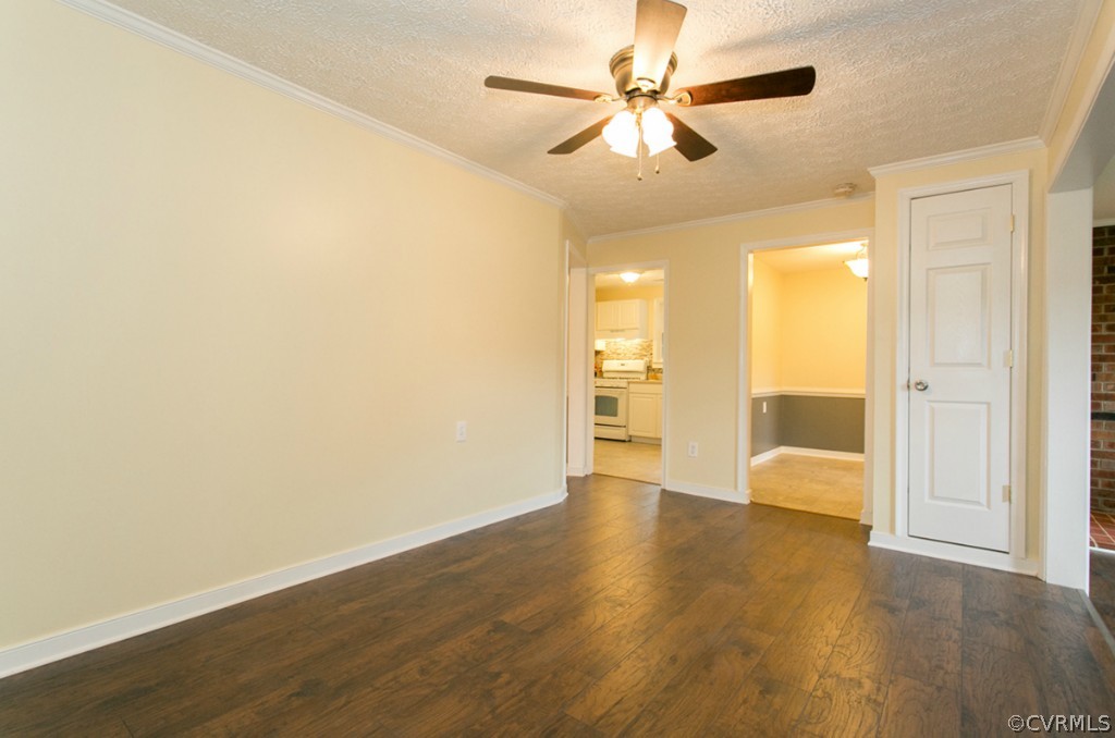 12400 Beach Road Chesterfield, VA 23832 - Photo 8 of 23 a view of an empty room and window