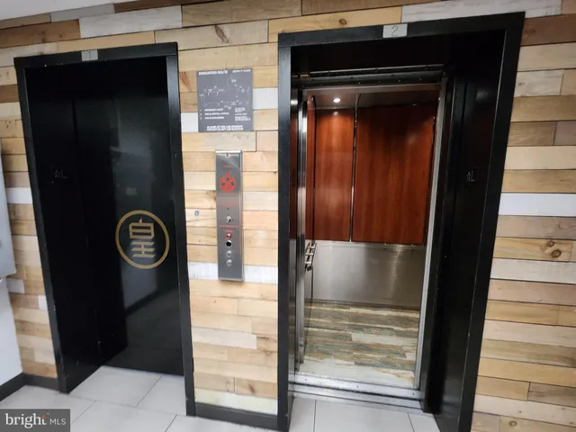 a view of empty room with window