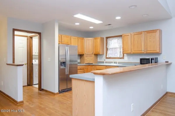 $2,995 | 500 5th Avenue North, Kure Beach, NC 28449