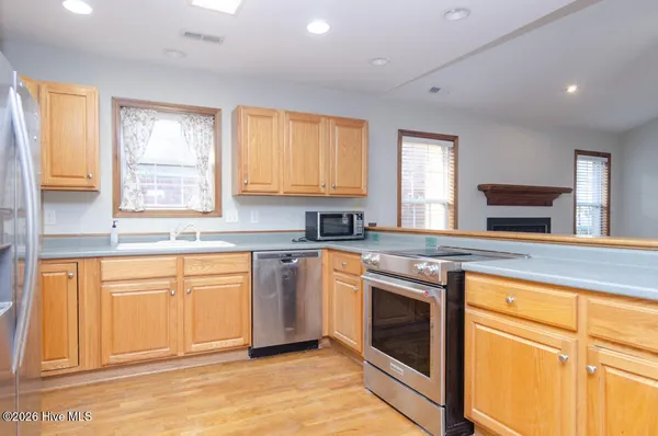 $2,995 | 500 5th Avenue North, Kure Beach, NC 28449