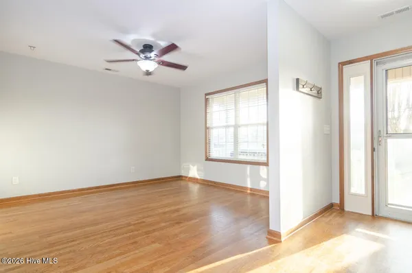 $2,995 | 500 5th Avenue North, Kure Beach, NC 28449