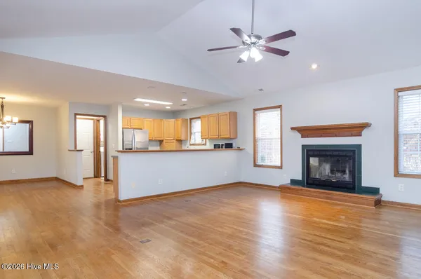 $2,995 | 500 5th Avenue North, Kure Beach, NC 28449