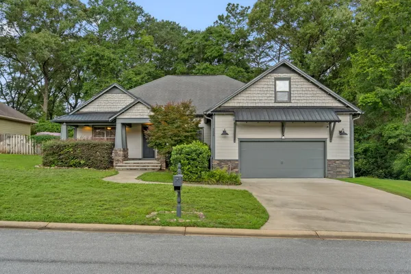 $2,395 | 6008 Trestle Street, Crestview, FL 32536