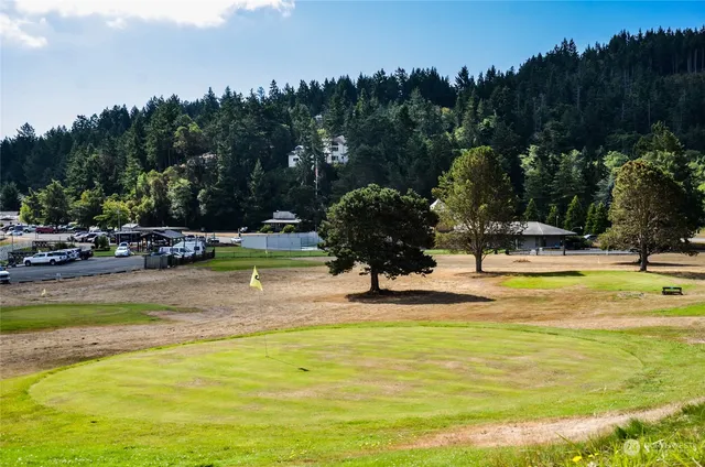 a view of a lake with houses