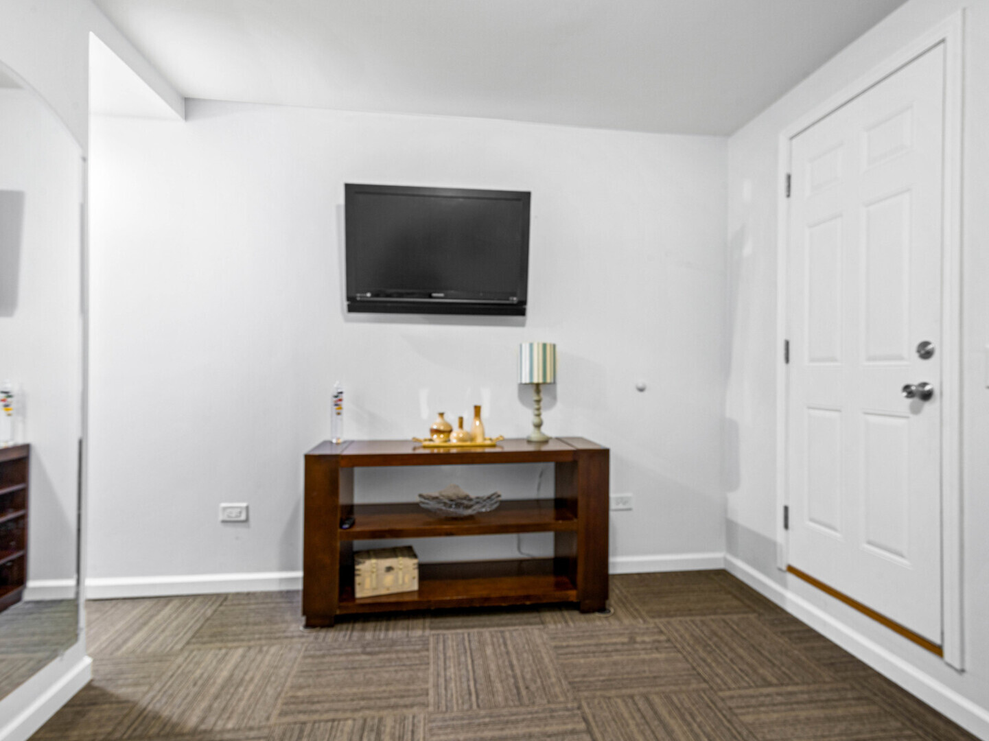 506 Oneida Street Joliet, IL 60435 - Photo 30 of 40 a living room with furniture and a flat screen tv