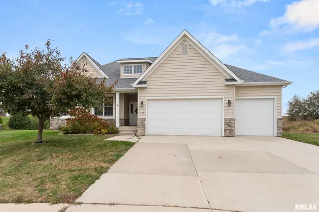 $529,900 | 17 Greystone Court, Le Claire, IA 52753
