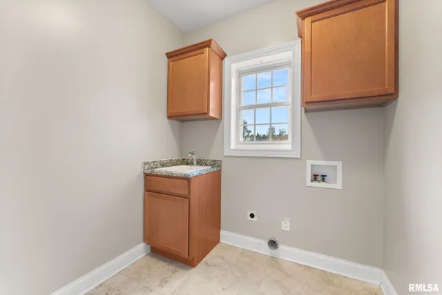 $529,900 | 17 Greystone Court, Le Claire, IA 52753