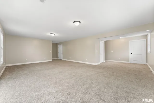 $529,900 | 17 Greystone Court, Le Claire, IA 52753