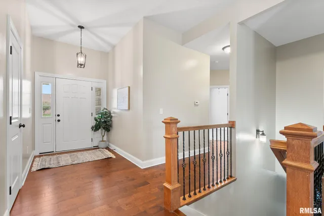 $529,900 | 17 Greystone Court, Le Claire, IA 52753