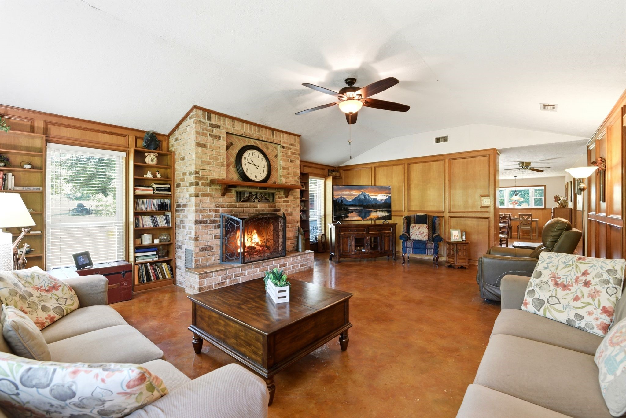 280 McGehee Road Willis, TX 77378 - Photo 10 of 50