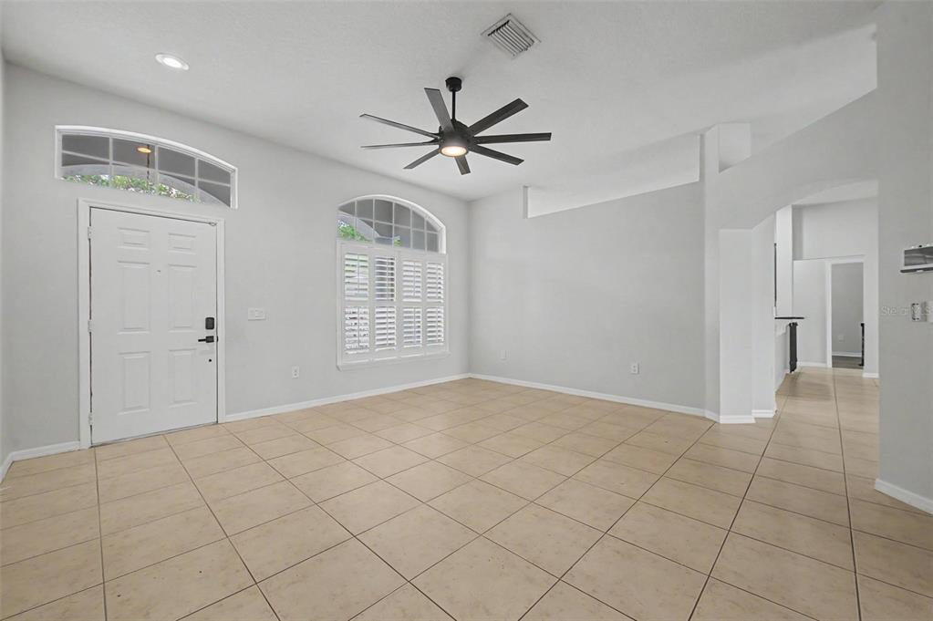 4021 Lithia Ridge Boulevard Valrico, FL 33596 - Photo 5 of 48