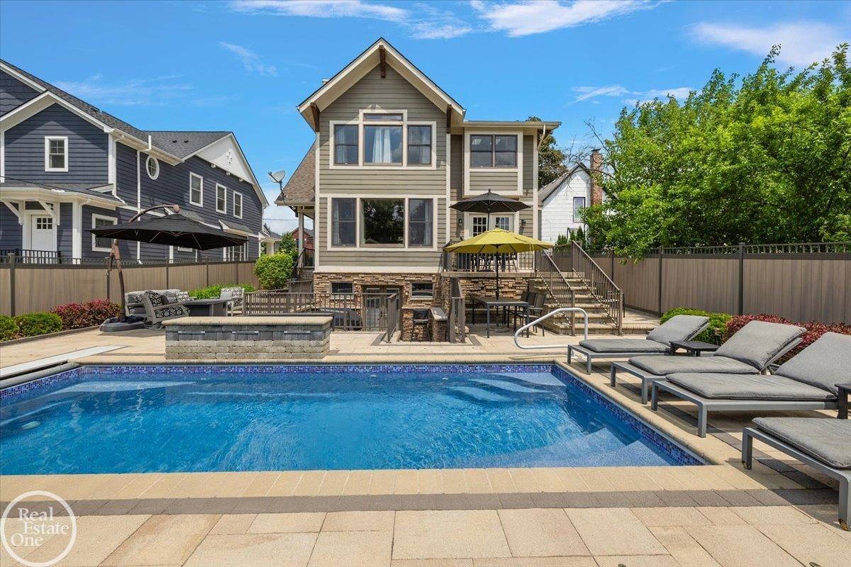 147 Drace Street Rochester, MI 48307 - Photo 5 of 85 50177930-63285a37-c518-408a-98c7-bdc05bc8d123.JPG