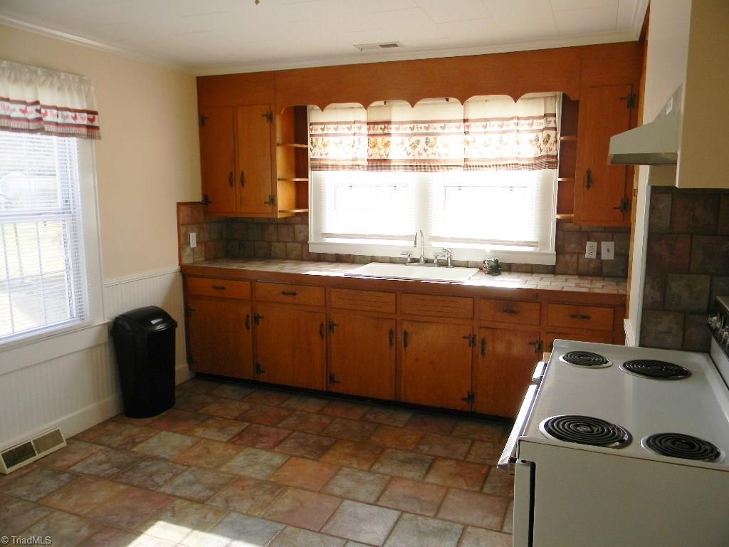 163 Case School Road Madison, NC 27025 - Photo 4 of 19 Gallery Image 4