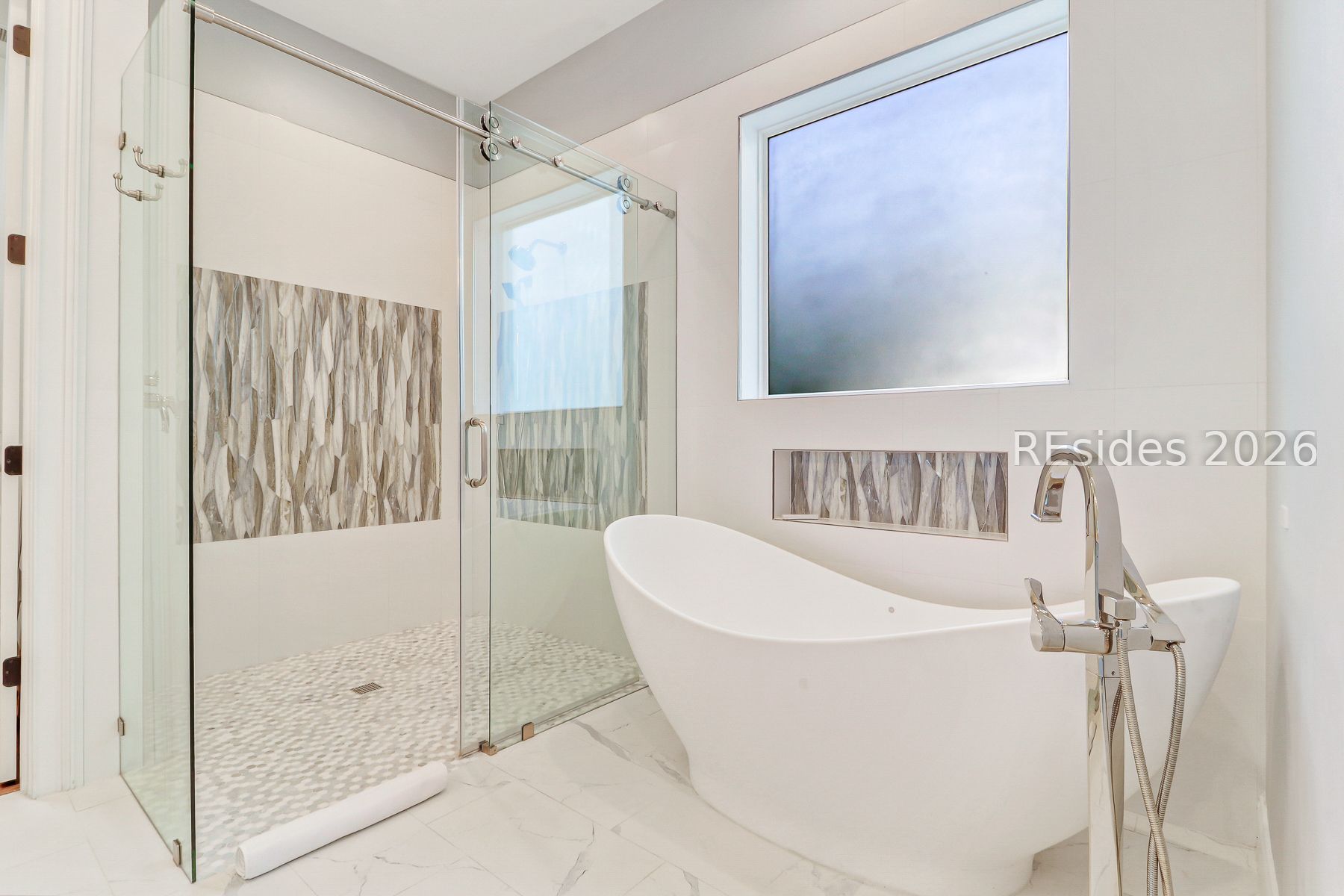 14 Myrtle Bank Road Hilton Head Island, SC 29926 - Photo 20 of 60 Primary Bath