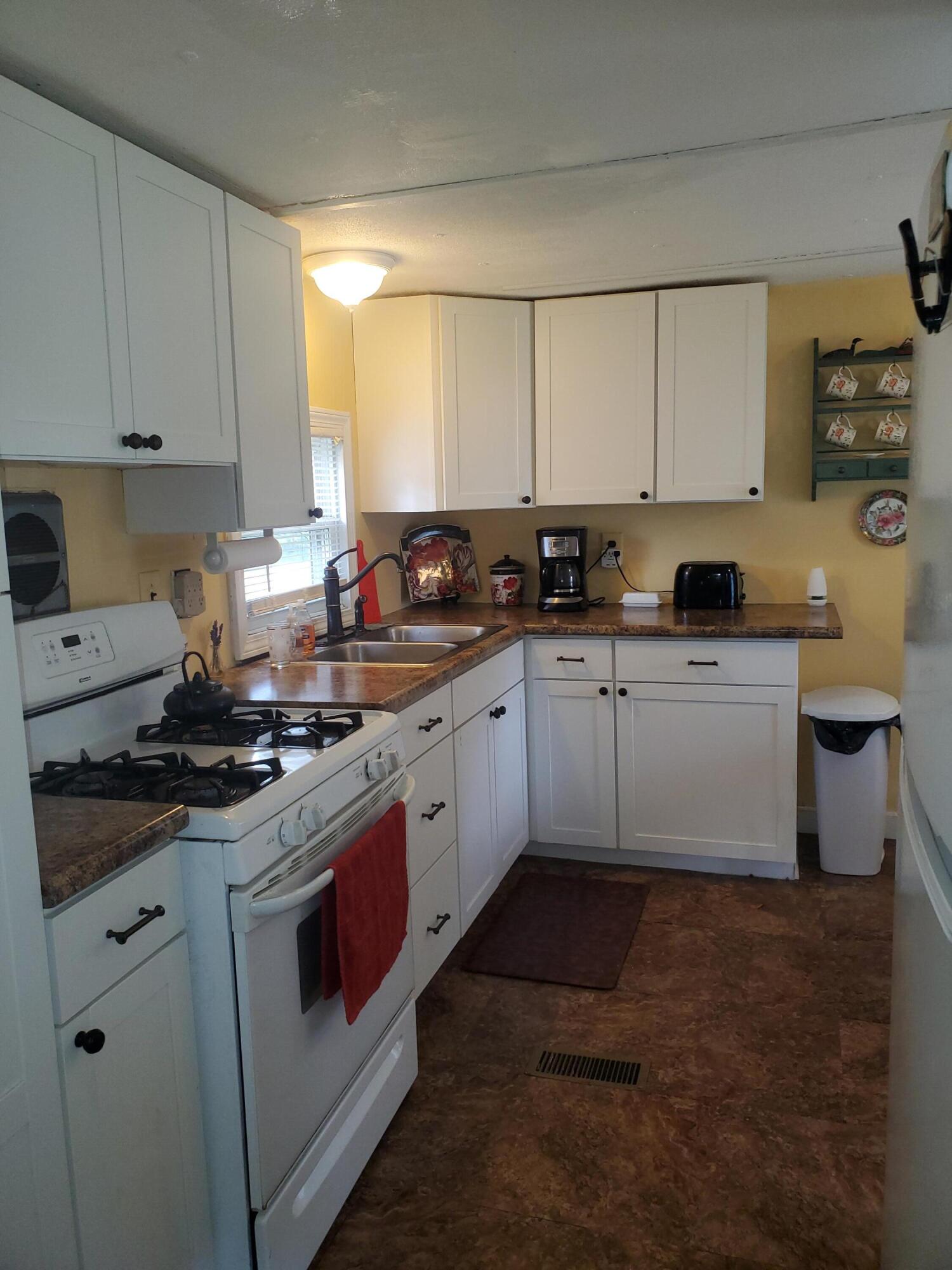47 Caincrest Road York, ME 03909 - Photo 6 of 17 Kitchen