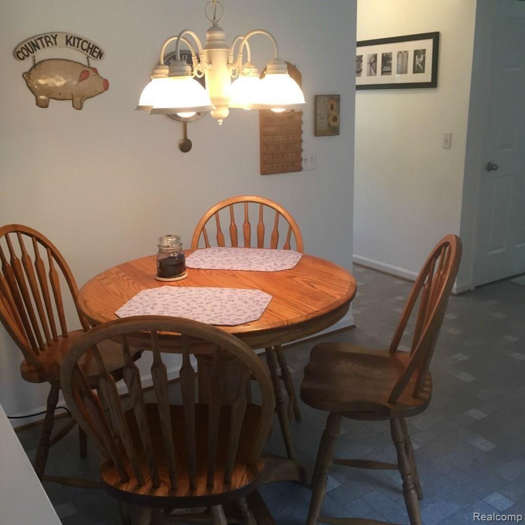 15134 Merriman Road Livonia, MI 48154 - Photo 11 of 34 EAT-IN KITCHEN