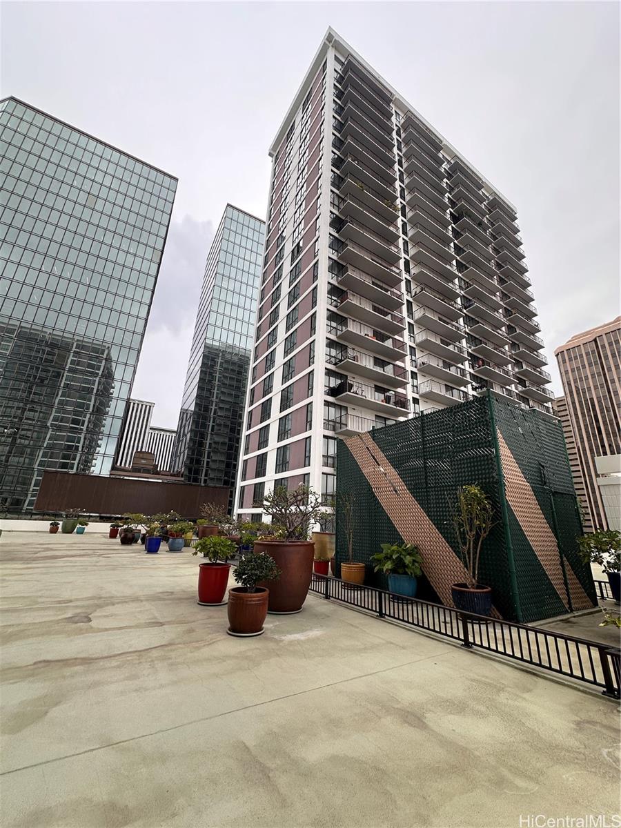 225 Queen Street, Unit 16A Honolulu, HI 96813 - Photo 1 of 16 a front view of a building