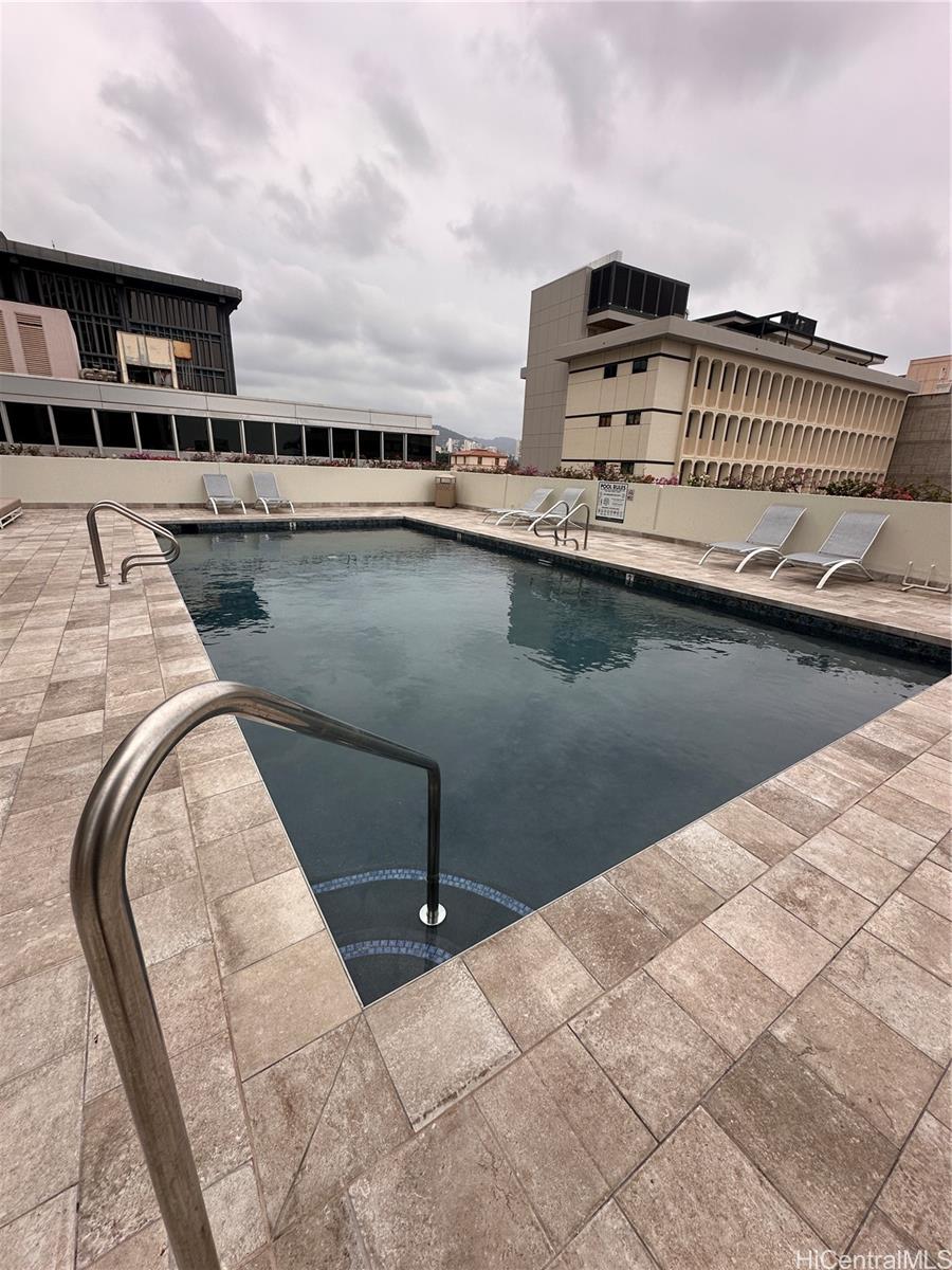 225 Queen Street, Unit 16A Honolulu, HI 96813 - Photo 15 of 16 a view of balcony with outdoor space