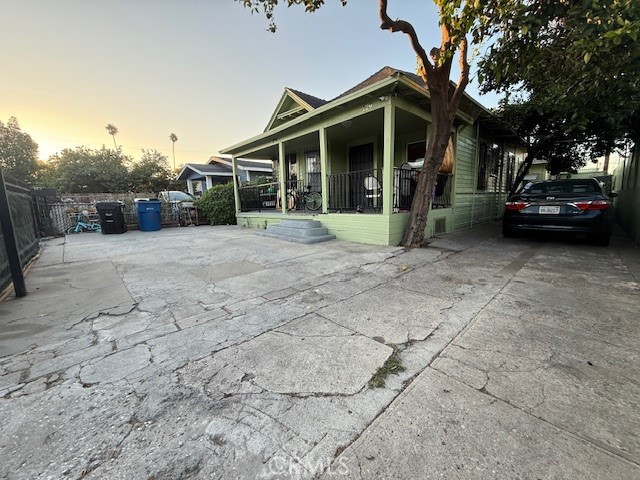 127 East 81st Street Los Angeles, CA 90003 - Photo 2 of 23 a view of a house with a patio