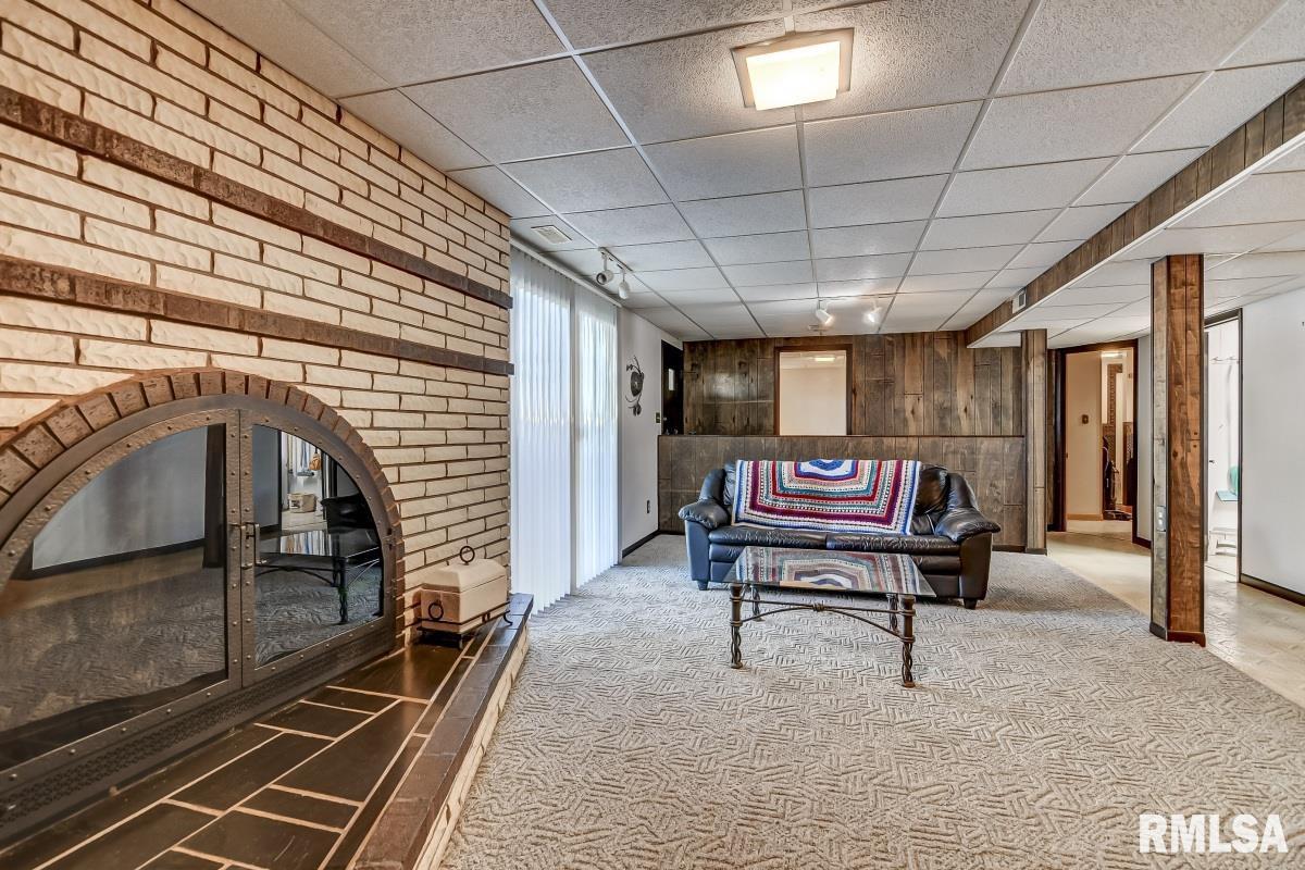 411 West Browning Road Springfield, IL 62707 - Photo 22 of 36